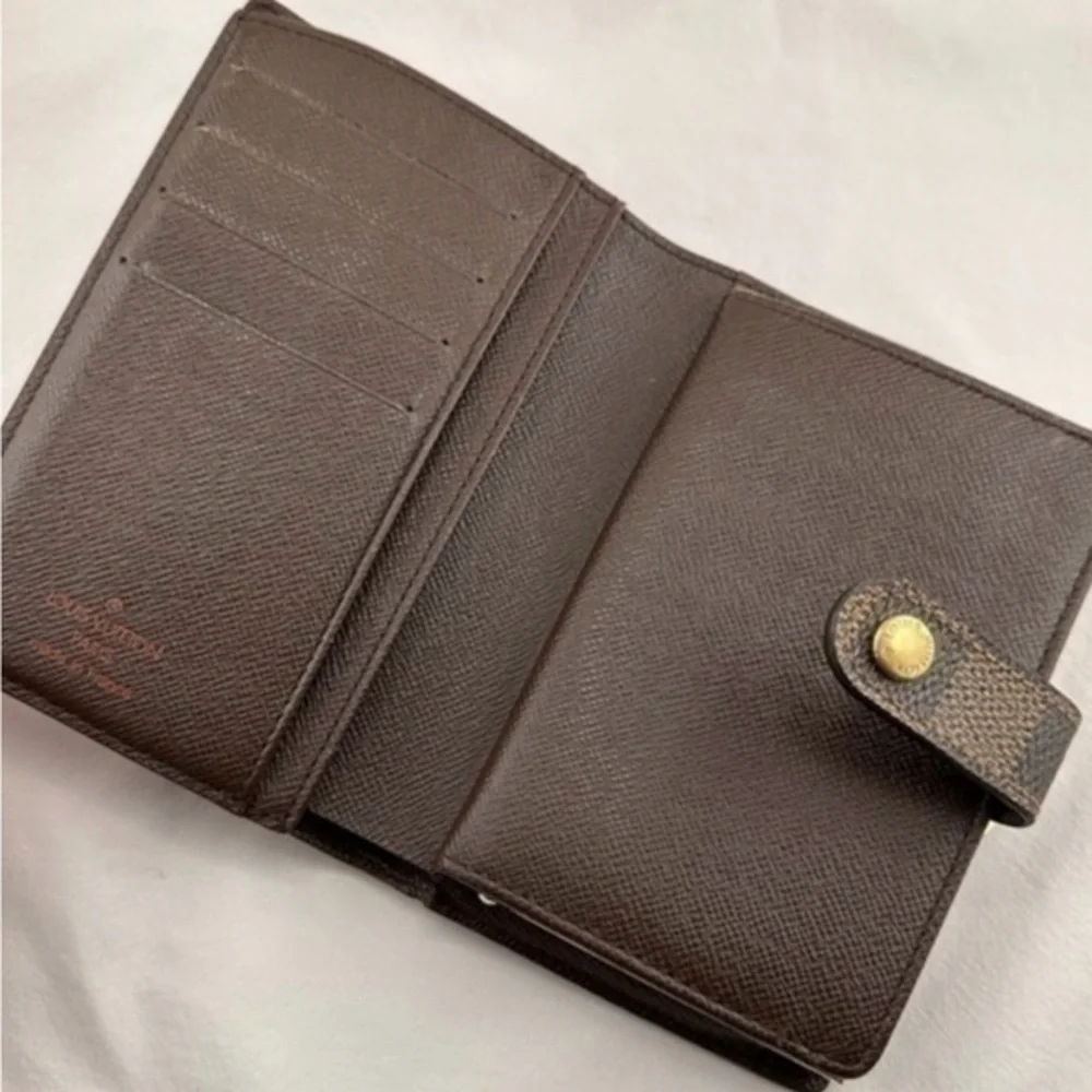 AUTHENTIC Louis Vuitton wallet. Monogram canvas. - Picture 2 of 16